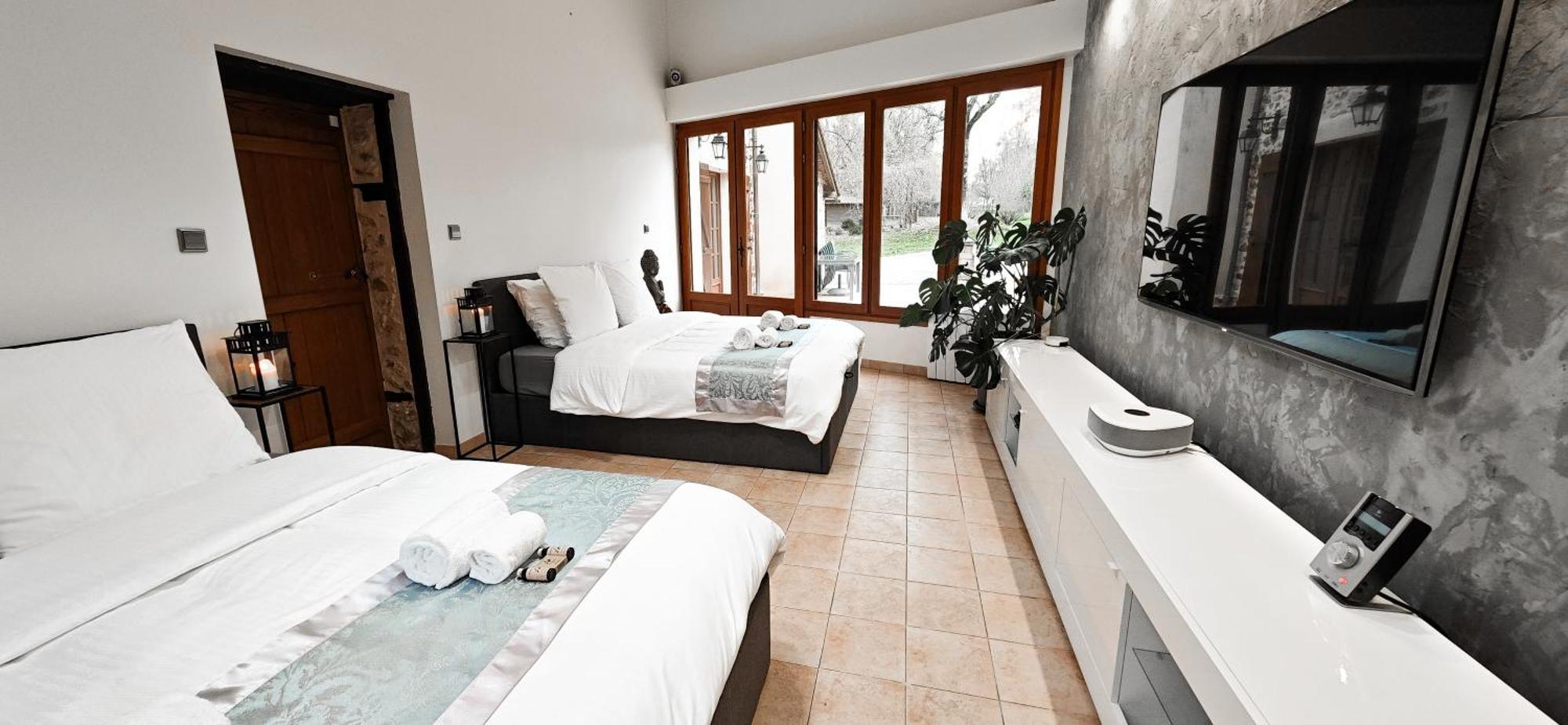 Villa Tagibao Avec Piscine Chauffee Et Spa Lesterps ภายนอก รูปภาพ