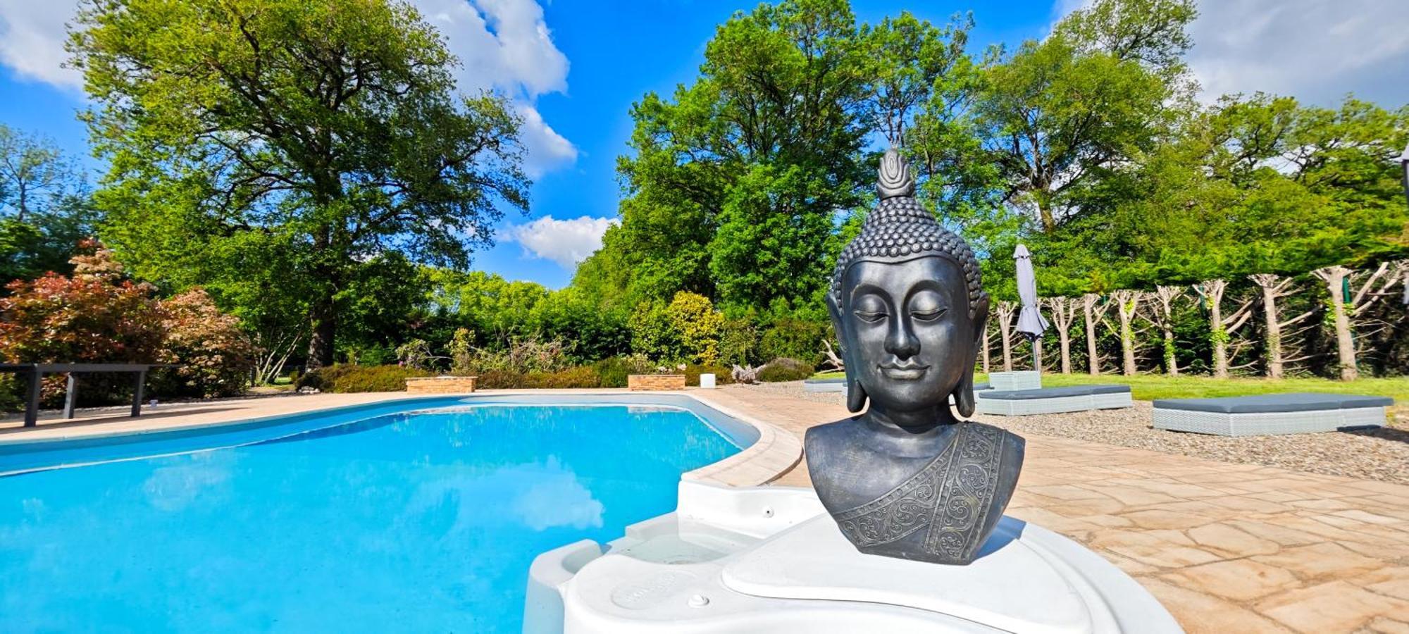 Villa Tagibao Avec Piscine Chauffee Et Spa Lesterps ภายนอก รูปภาพ
