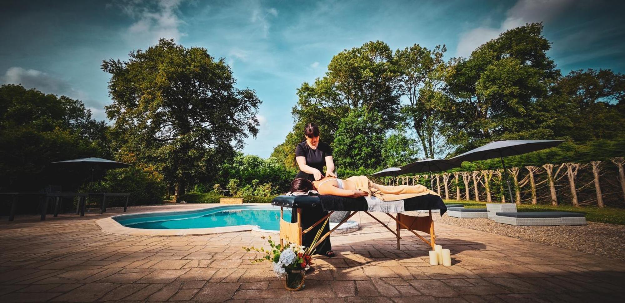 Villa Tagibao Avec Piscine Chauffee Et Spa Lesterps ภายนอก รูปภาพ