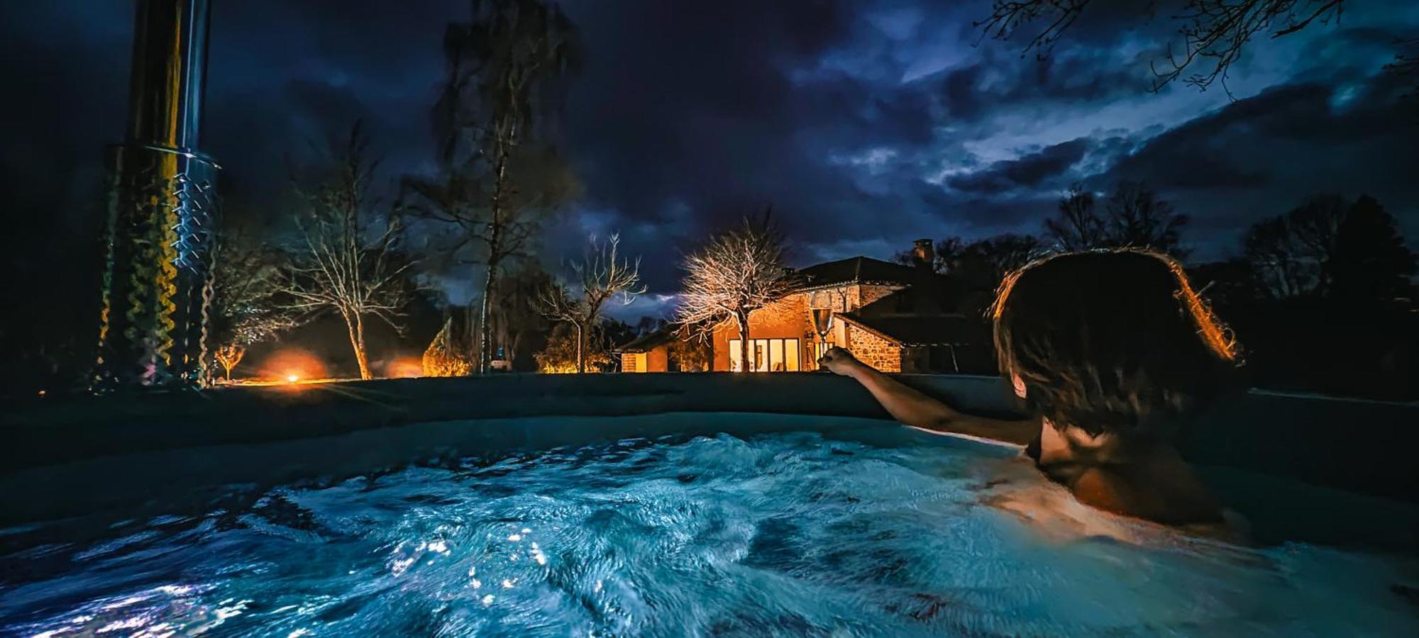 Villa Tagibao Avec Piscine Chauffee Et Spa Lesterps ภายนอก รูปภาพ